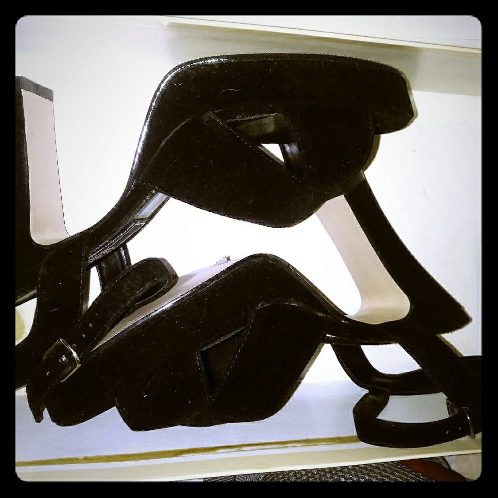 black velvet pumps